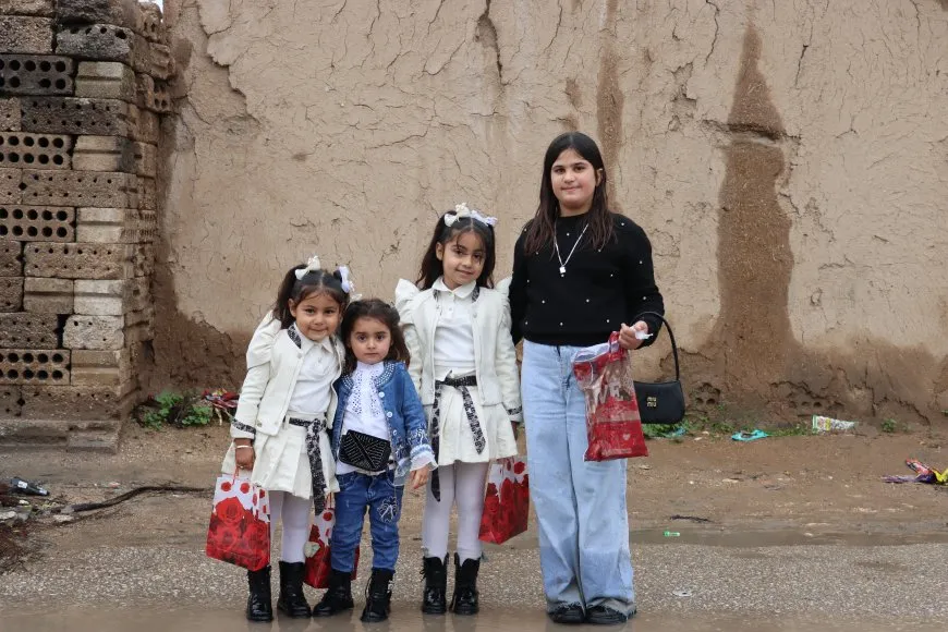 فرحة الأطفال بالعيد تملأ شوارع الجزيرة رغم زخات المطر