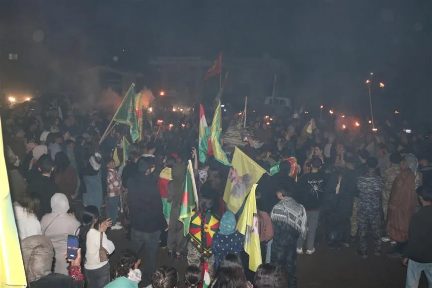 شعلة نوروز تتوهج في روج آفا عشية يوم 21 آذار