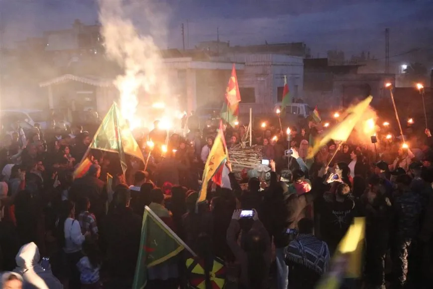 شعلة نوروز تتوهج في روج آفا عشية يوم 21 آذار