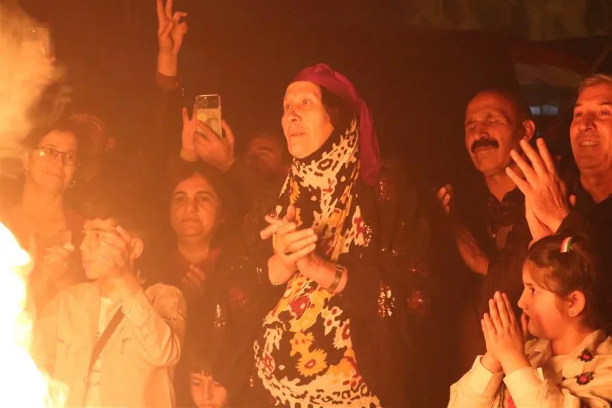 شعلة نوروز تتوهج في روج آفا عشية يوم 21 آذار