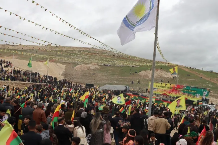 انطلاق نوروز كركي لكي وديرك وكوباني بإيقاد شعلة نوروز