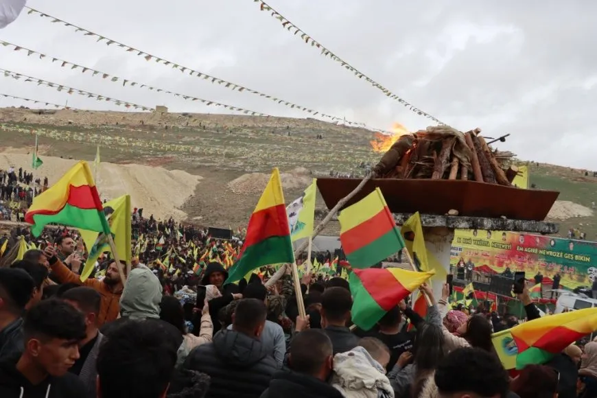 انطلاق نوروز كركي لكي وديرك وكوباني بإيقاد شعلة نوروز