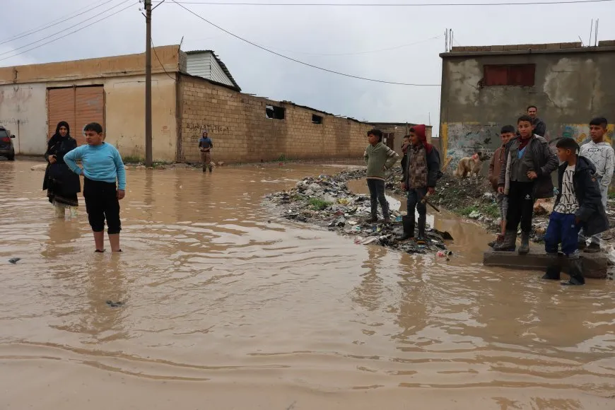 نتيجة الأمطار الغزيرة.. المياه تغمر حي جمعاية بقامشلو مجدداً