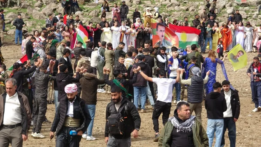 بعقد حلقات الدبكة.. اختتام نوروز كركي لكي وديرك 