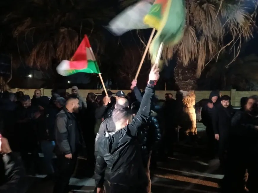 تجمع أمام المحافظة في الحسكة على خلفية الاعتداء على الكرد في عفرين وحلب