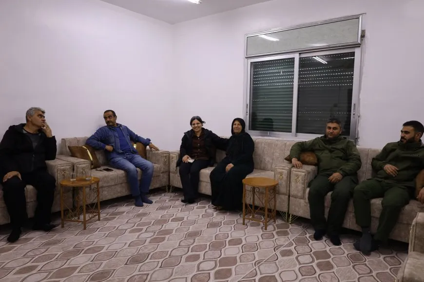 بمناسبة عيد الفطر زيارة عوائل الشهداء في كركي لكي
