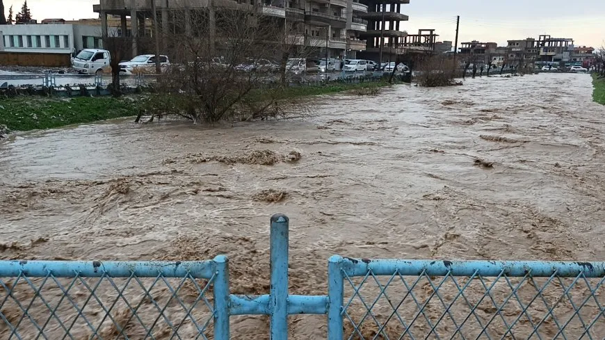 السيول تجتاح مدينة ديرك وخطر يهدد سد بورزي