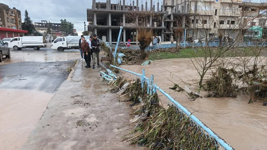 السيول تجتاح مدينة ديرك وخطر يهدد سد بورزي