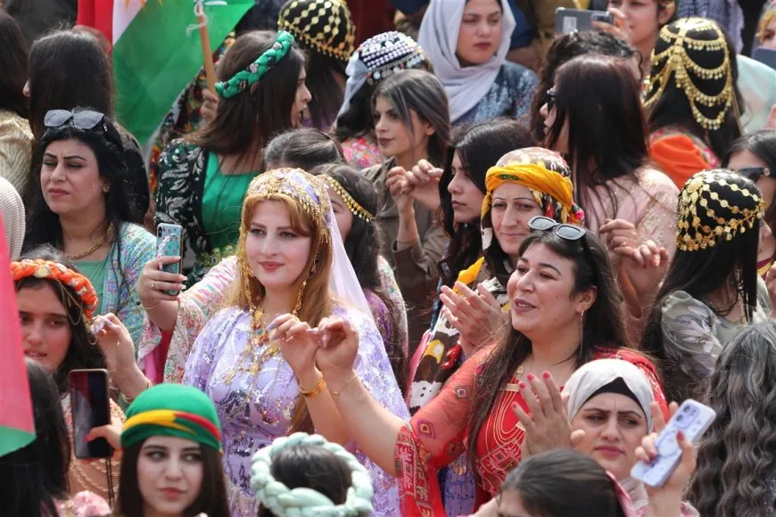 بالصور والفيديو احتفالات نوروز في مدن روج آفا