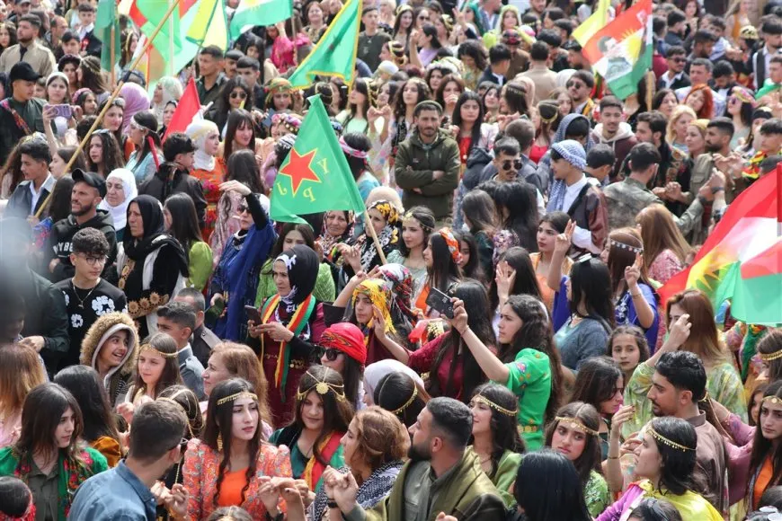 بالصور والفيديو احتفالات نوروز في مدن روج آفا