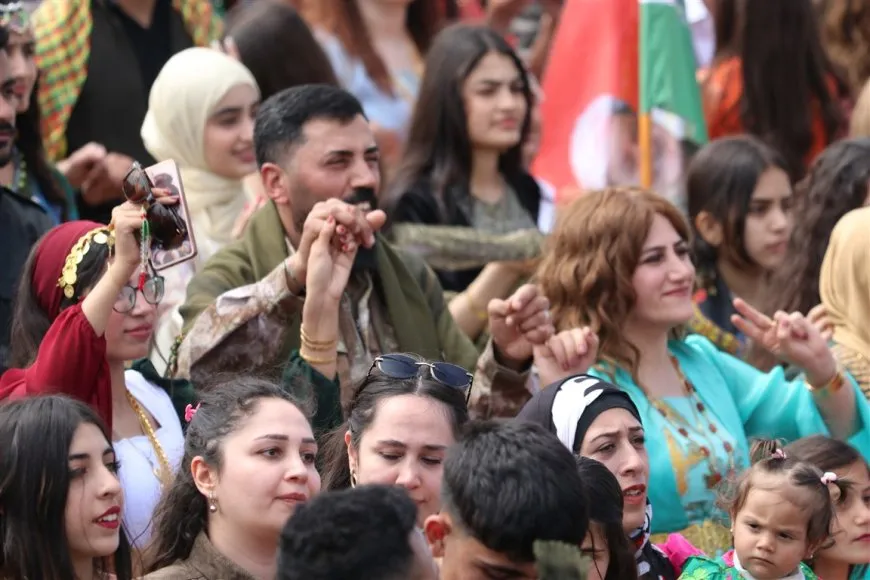 بالصور والفيديو احتفالات نوروز في مدن روج آفا