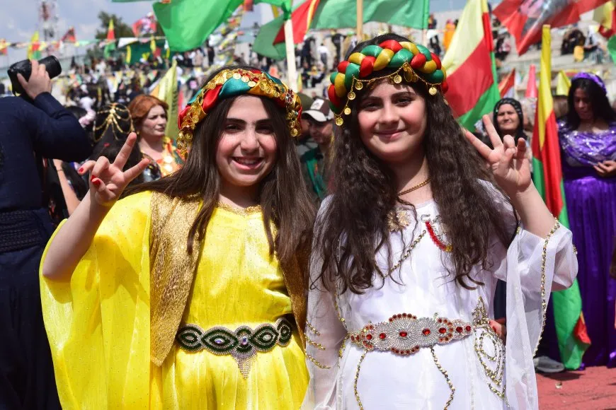 بالصور والفيديو احتفالات نوروز في مدن روج آفا