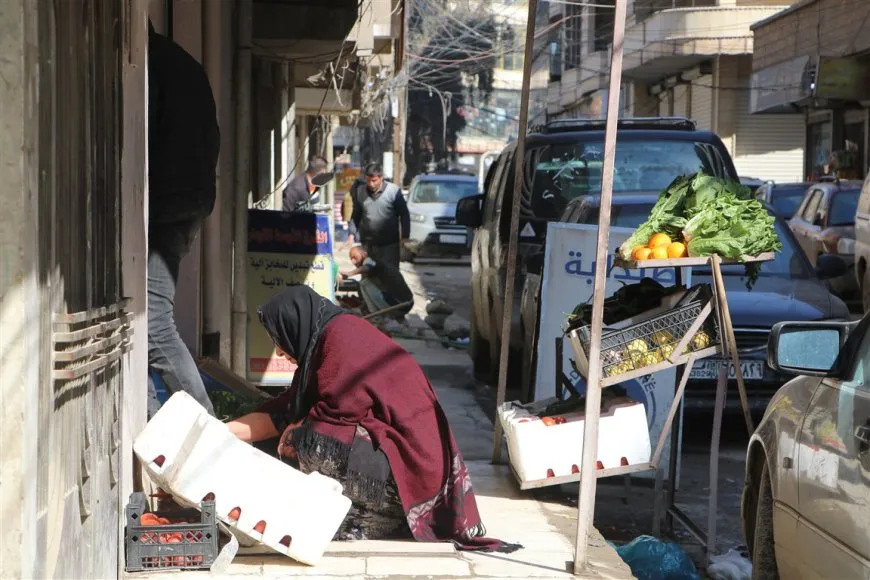 إشغال الأرصفة في الحسكة يتحوّل إلى سلوك اعتيادي يهدّد سلامة المشاة