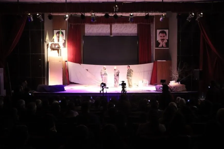عرض مسرحية بمناسبة اليوم العالمي للمسرح 