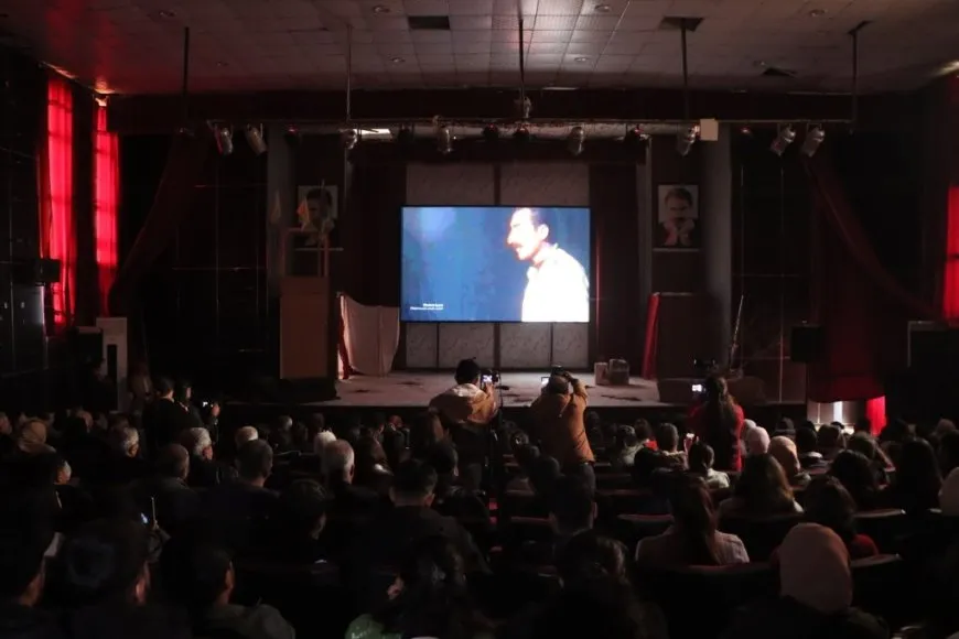 عرض مسرحية بمناسبة اليوم العالمي للمسرح 