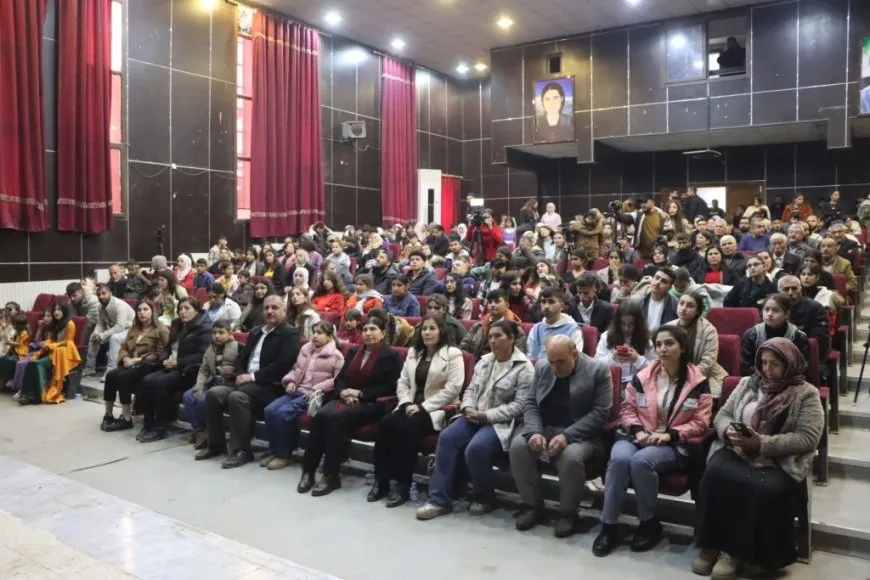 عرض مسرحية بمناسبة اليوم العالمي للمسرح 