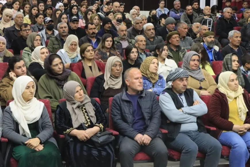 أهالي روج آفا يستذكرون شهداء أسبوع البطولة