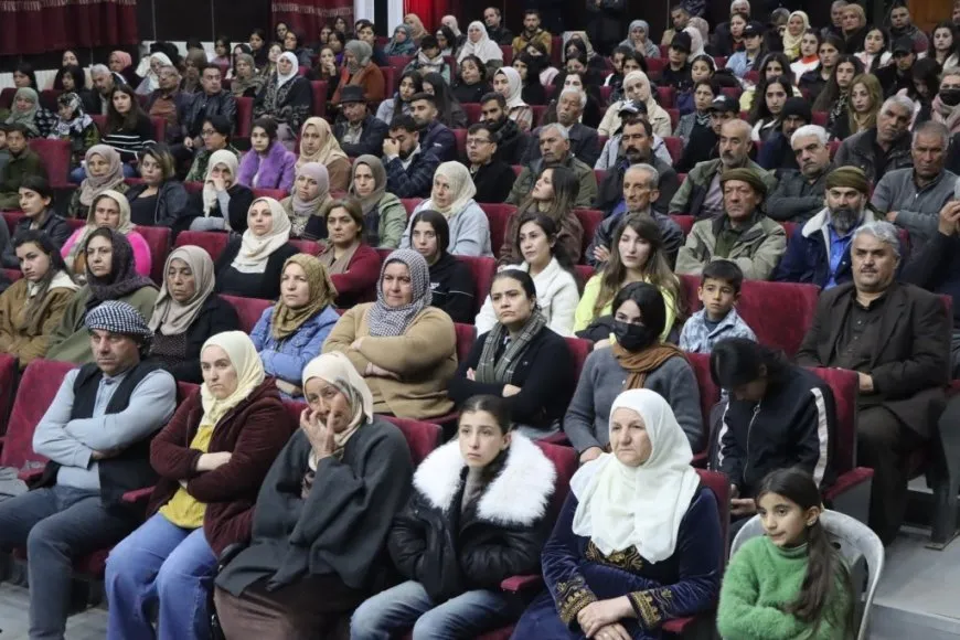 أهالي روج آفا يستذكرون شهداء أسبوع البطولة