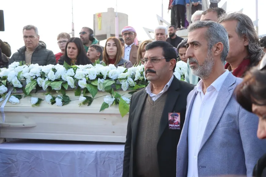 جثمان الشاعر أحمد حسيني يوارى الثرى في عامودا
