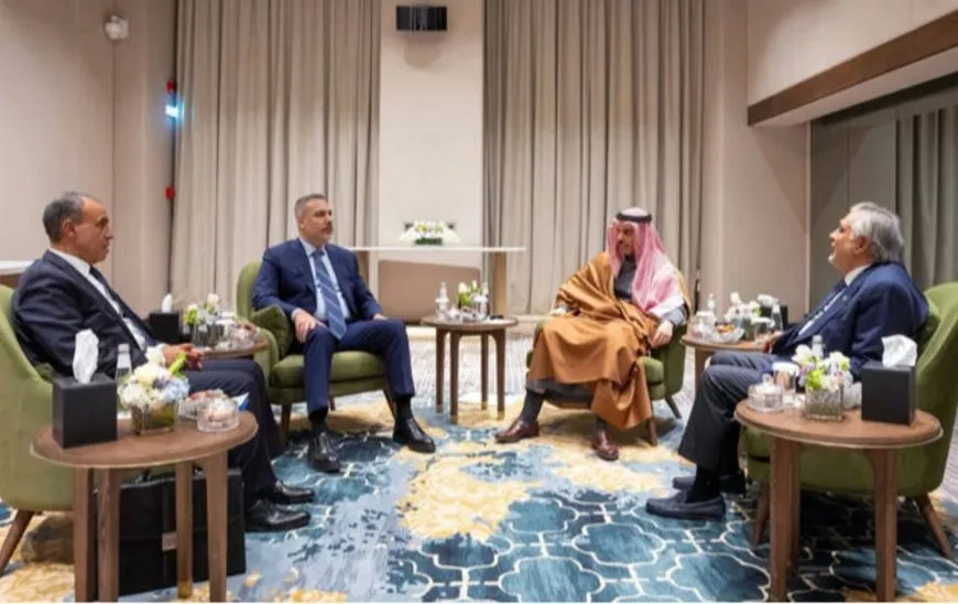 اجتماع إسلام أباد الرباعي يدعو إلى مسار تفاوضي بين واشنطن وطهران
