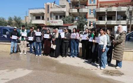 إدارة جامعة روج آفا تجتمع مع طلبة محتجين