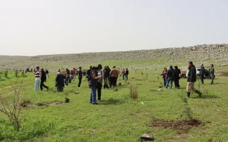 غرس أشجار ومعرض كتاب بمناسبة ميلاد القائد عبد الله أوجلان