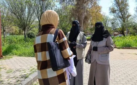 حملة دعوية داخل جامعة حمص تثير جدلاً حول الحريات الشخصية