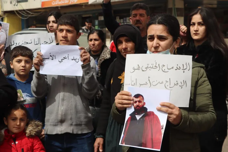 وقفة احتجاجية في كركي لكي تطالب بالإفراج الفوري عن الأسرى