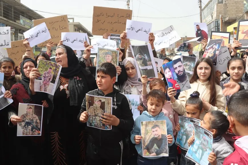وقفة احتجاجية في كركي لكي تطالب بالإفراج الفوري عن الأسرى
