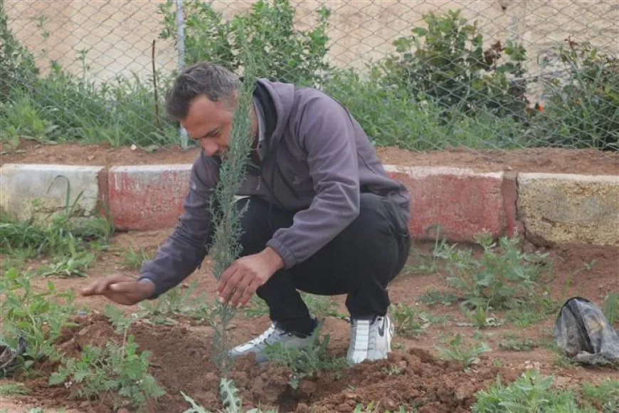 غرس أشجار ومعرض كتاب بمناسبة ميلاد القائد عبد الله أوجلان