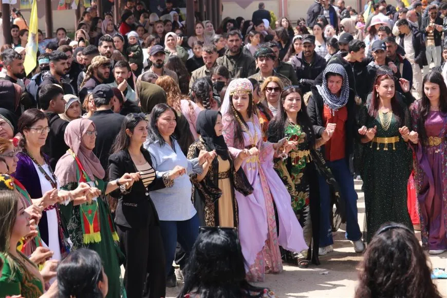 احتفالية جماهيرية في الدرباسية بمناسبة ميلاد القائد