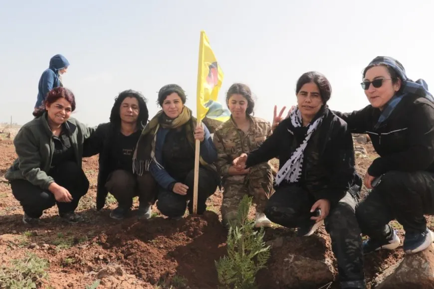 YPJ  تحتفل بميلاد القائد عبد الله أوجلان وذكرى تأسيسها