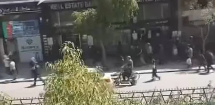 مظاهرة لأصحاب الأكشاك في دمشق والمحافظ يرفض لقاءهم 
