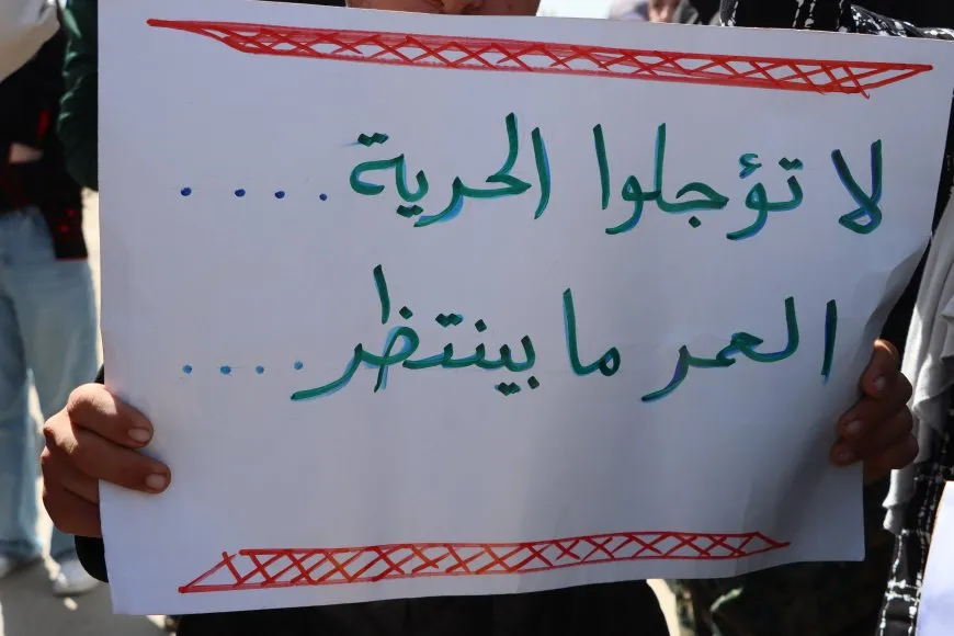 احتجاجات في مدن الجزيرة.. عوائل الأسرى تصعّد مطالبها بالإفراج الفوري
