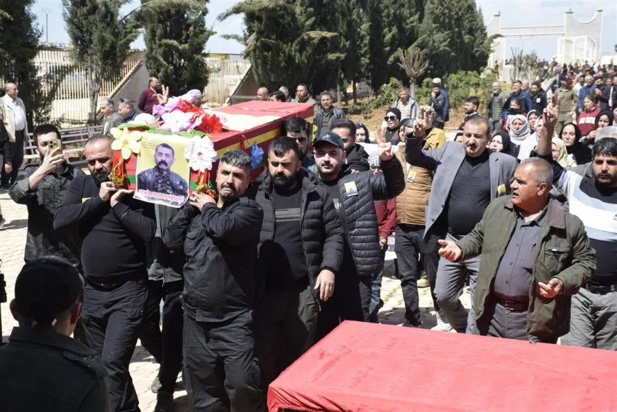 تشييع جثمان مقاتل من قسد في الدرباسية