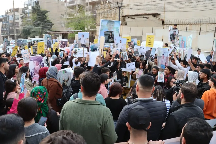 وقفة احتجاجية أمام مبنى مفوضية الأمم المتحدة للمطالبة بالإفراج عن الأسرى