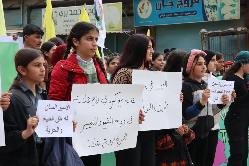 مظاهرة حاشدة في عامودا دعماً لجنوب وشرق كردستان تؤكد على وحدة الكرد