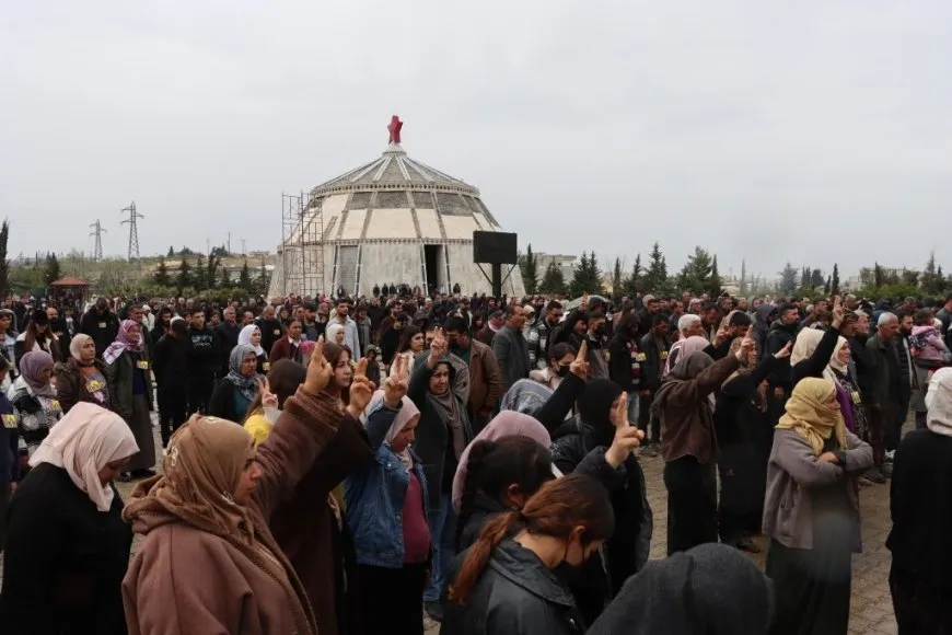 تشييع جثامين 3 مقاتلات ومراسم غيابية لشهيدين آخرين في كوباني
