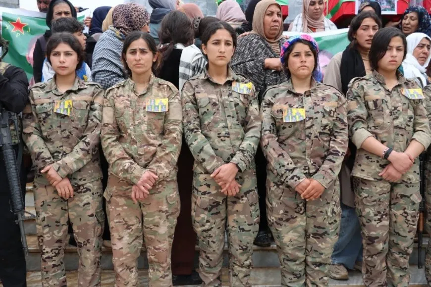 تشييع جثامين 3 مقاتلات ومراسم غيابية لشهيدين آخرين في كوباني