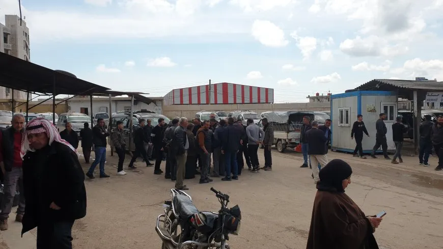 مطالبين برفع التسعيرة.. إضراب لسائقي سرافيس خط قامشلو– ديرك