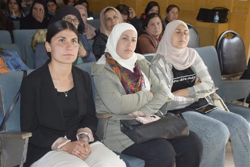 اجتماع في الدرباسية يناقش دور المرأة في المرحلة السياسية المقبلة بسوريا