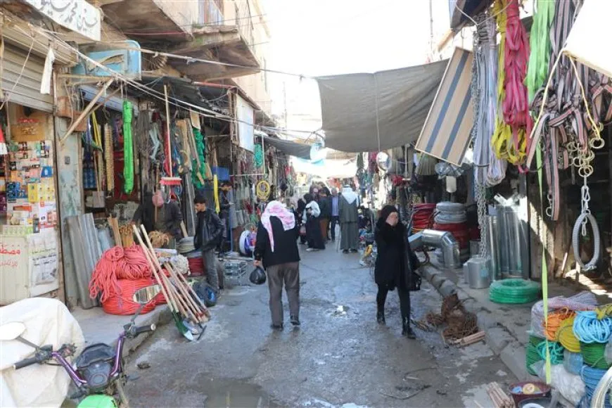 زقاق صغير يحمل تاريخاً من التعايش والتجارة