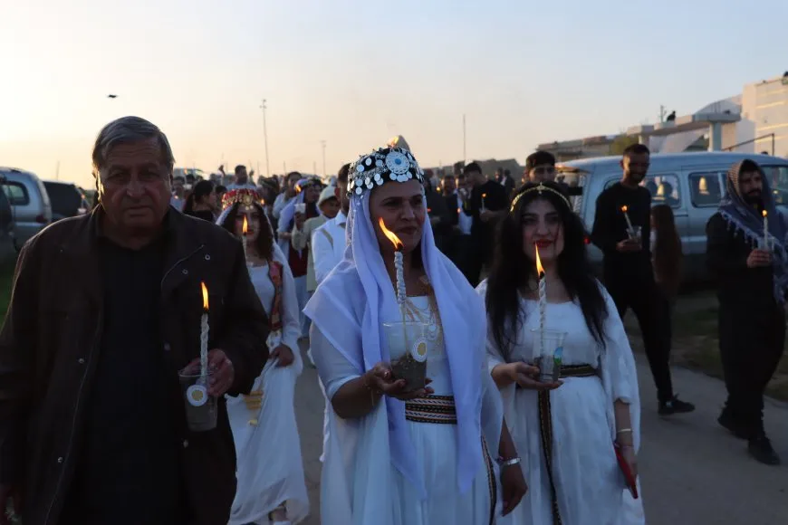 إشعال "چرا" وتوزيع البيض الملون عشية رأس السنة الإيزيدية