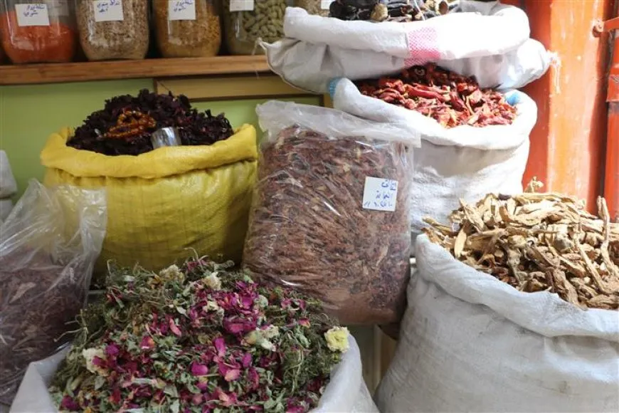 عطّار في الحسكة يحافظ على مهنة ورثها منذ عقود