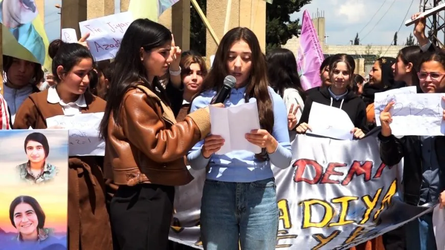 مسيرة نسائية في شيران للمطالبة بضمان حقوق المرأة في سوريا الجديدة