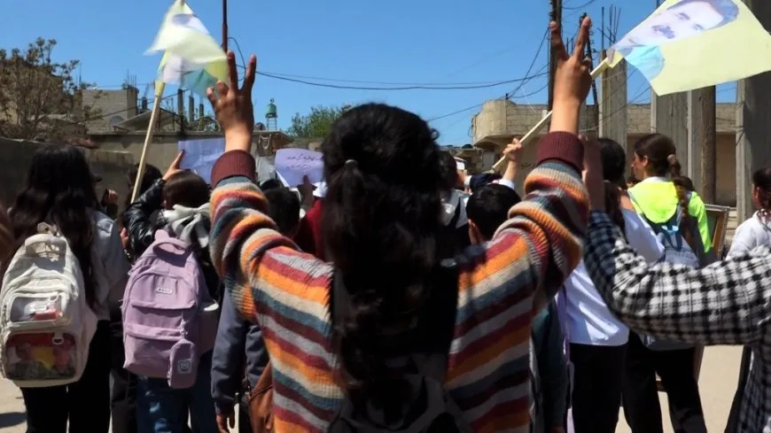 مسيرة نسائية في شيران للمطالبة بضمان حقوق المرأة في سوريا الجديدة