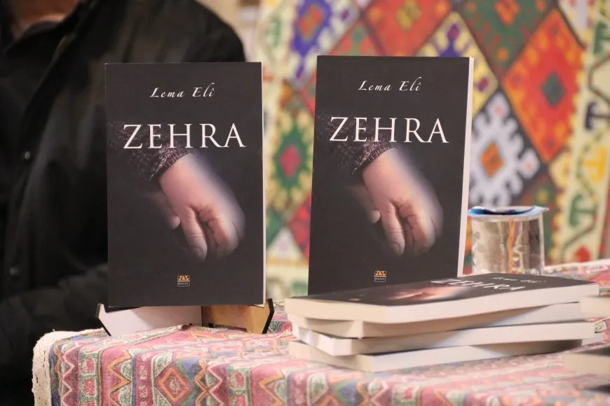 لمعة علي توقّع روايتها "زهرة" المستوحاة من سيرة والدتها