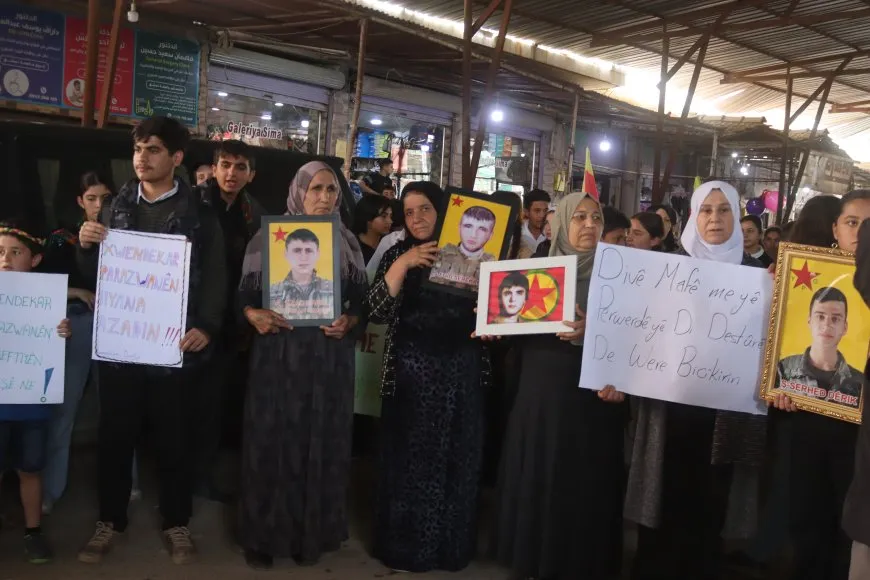 مظاهرة في ديرك تندّد بتغيير أسماء المدارس وتؤكد التمسك باللغة الأم