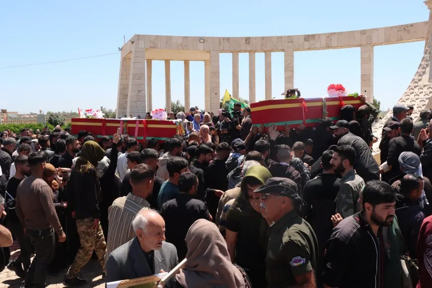 تشييع جثماني مقاتلين من قوات سوريا الديمقراطية في عامودا
