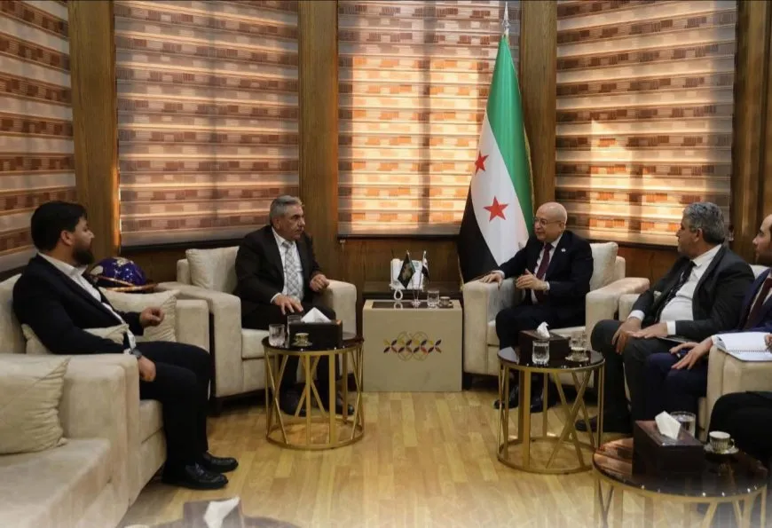 محافظ الحسكة ووزير النقل يبحثان واقع الطرق والبنية التحتية